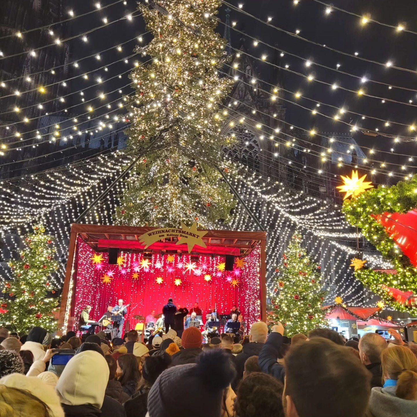 Weihnachtsmarkt am Kölner Dom