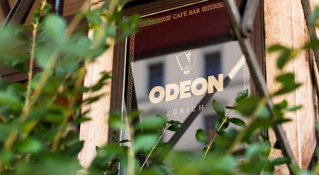 Poza-2_Cafe-Odeon-Zuerich.webp